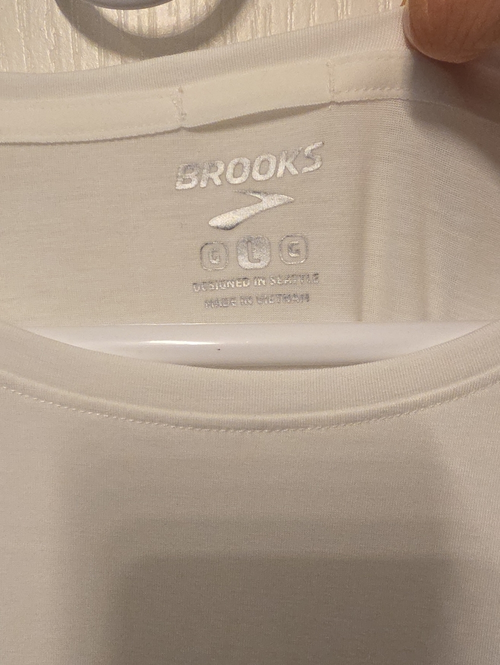 Brooks Carbonite Short Sleeve Performance Tee in White with Neon Yellow Accents - Picture 6 of 7